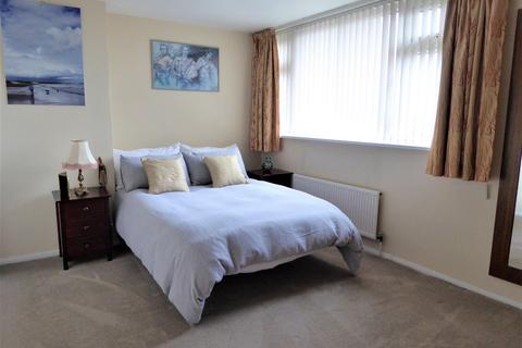 45 Warbank Crescent, New Addington, Croydon, CR0 0AY
