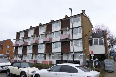 45 Warbank Crescent, New Addington, Croydon, CR0 0AY