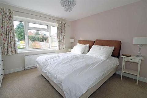 39 Cliffe Way, Warwick, CV34 5JF