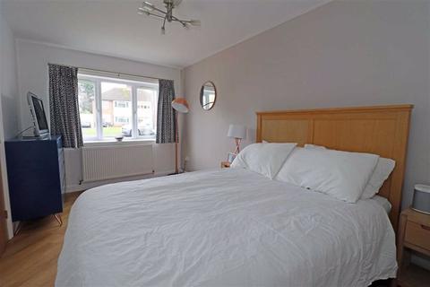 39 Cliffe Way, Warwick, CV34 5JF