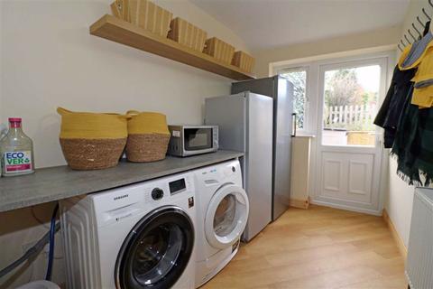 39 Cliffe Way, Warwick, CV34 5JF