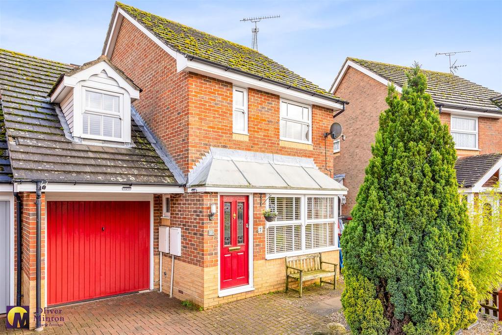 Regal Close, Standon, Herts 3 bed semidetached house £437,500
