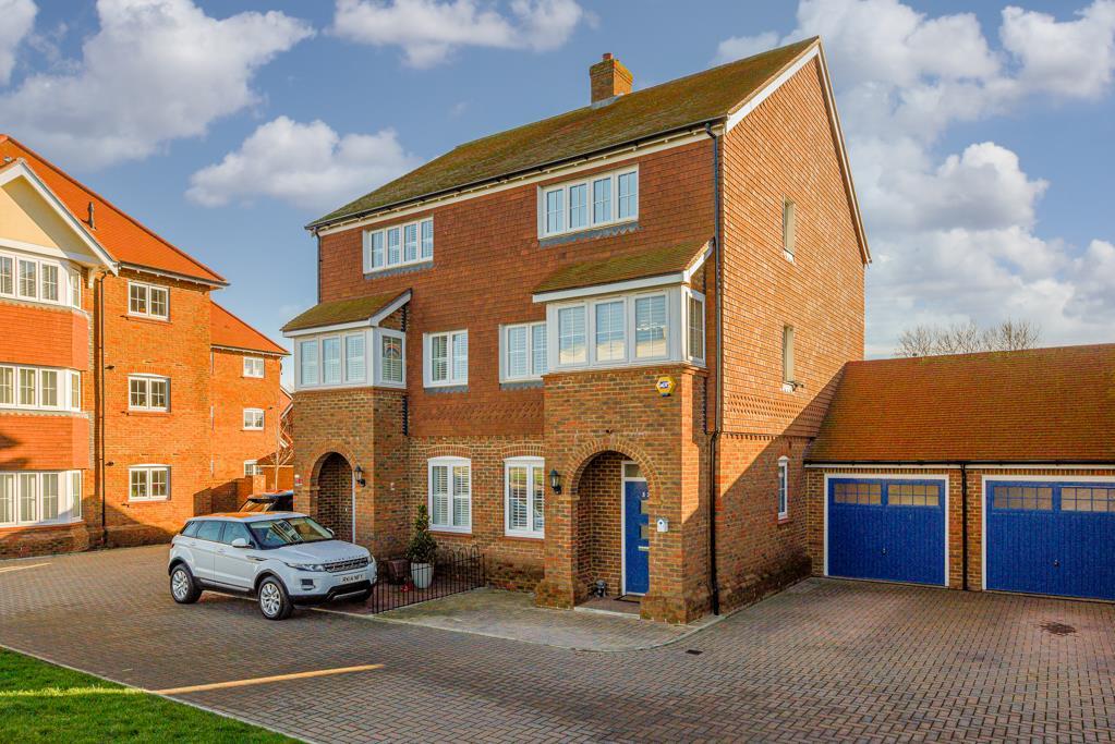 Preston Manor Road, Tadworth 3 bed semidetached house £535,000