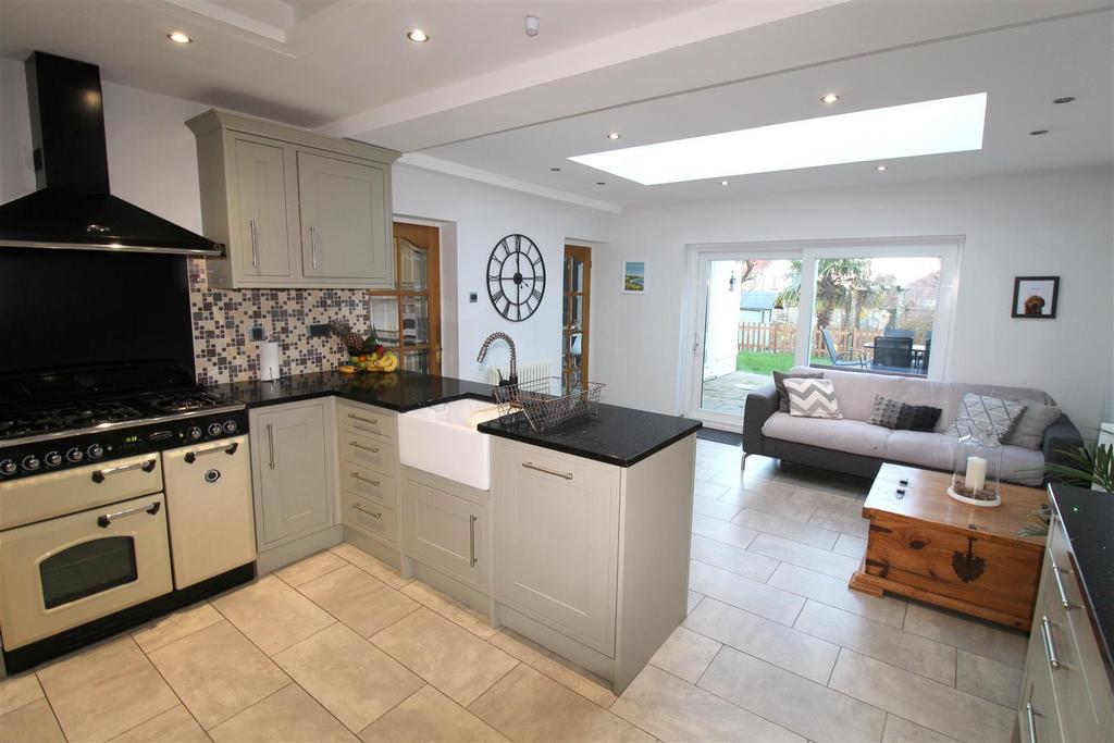 Kitchen/Breakfast Room