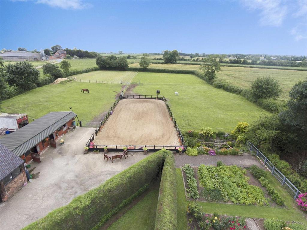 Spring Road, Barnacle, Coventry, CV7 9LG 3 bed detached bungalow £695,000