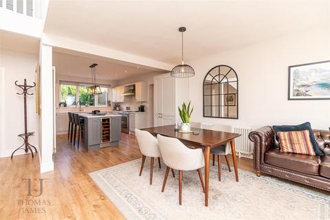 36 Greythorn Drive, West Bridgford, Nottingham, NG2 7GG