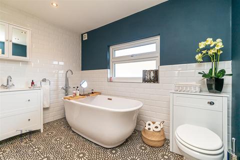 36 Greythorn Drive, West Bridgford, Nottingham, NG2 7GG