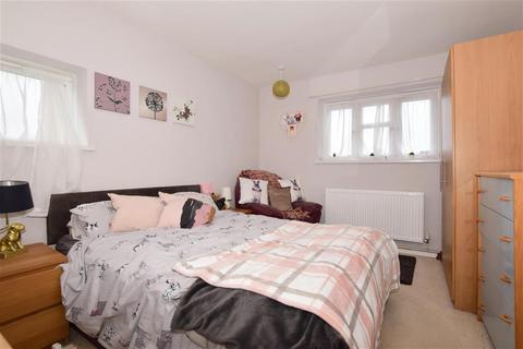 151 Kingsdown Avenue, South Croydon, CR2 6QN