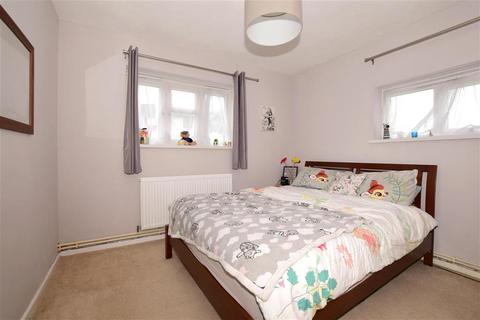 151 Kingsdown Avenue, South Croydon, CR2 6QN