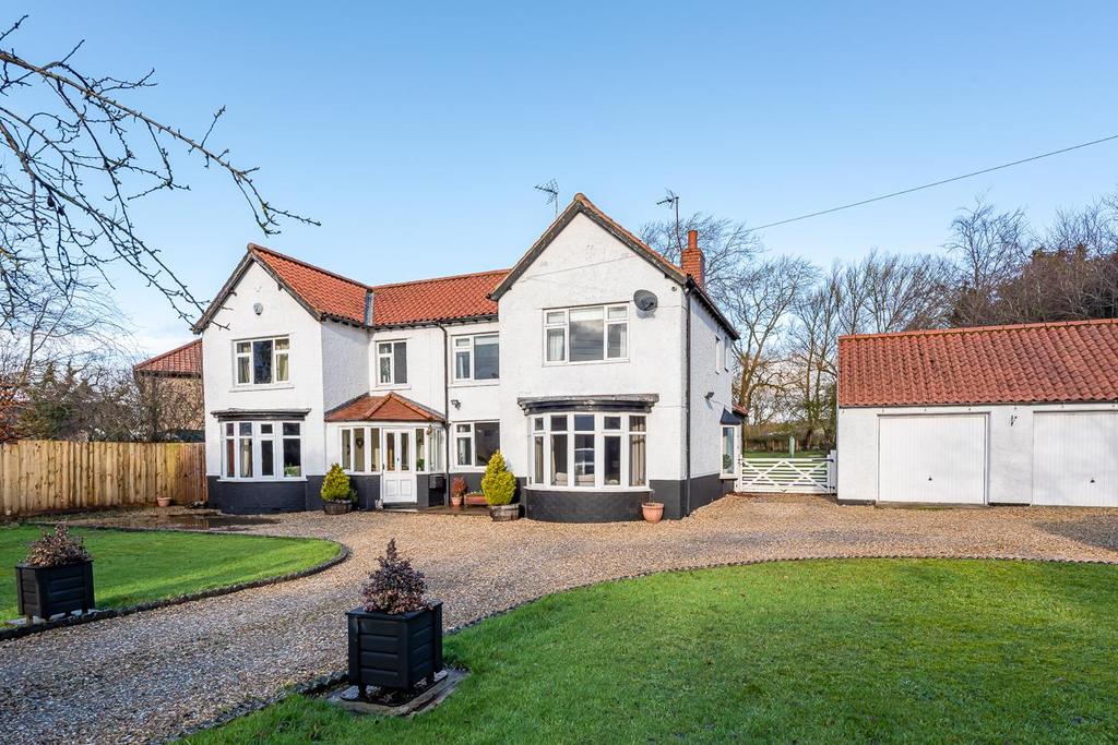 Hillcrest, Keldholme, Kirkbymoorside... 5 bed detached house £395,000