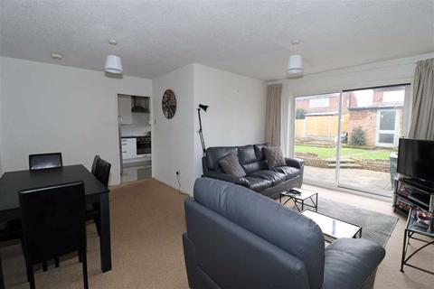 24 Hathaway Drive, Warwick, CV34 5RD