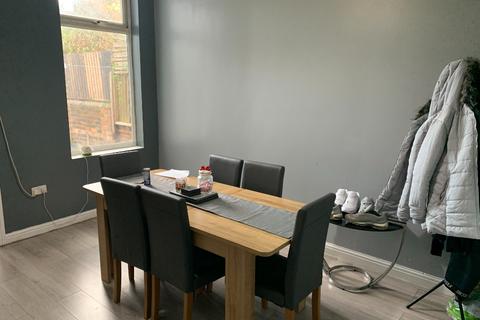 9 Greasbrough Road, Parkgate, Rotherham, S62 6HP