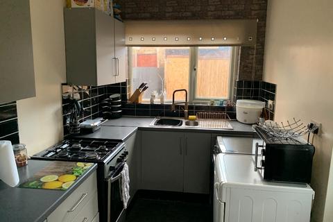9 Greasbrough Road, Parkgate, Rotherham, S62 6HP