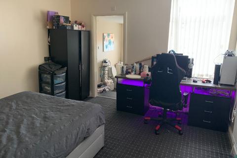 9 Greasbrough Road, Parkgate, Rotherham, S62 6HP