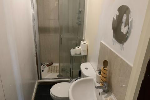 9 Greasbrough Road, Parkgate, Rotherham, S62 6HP