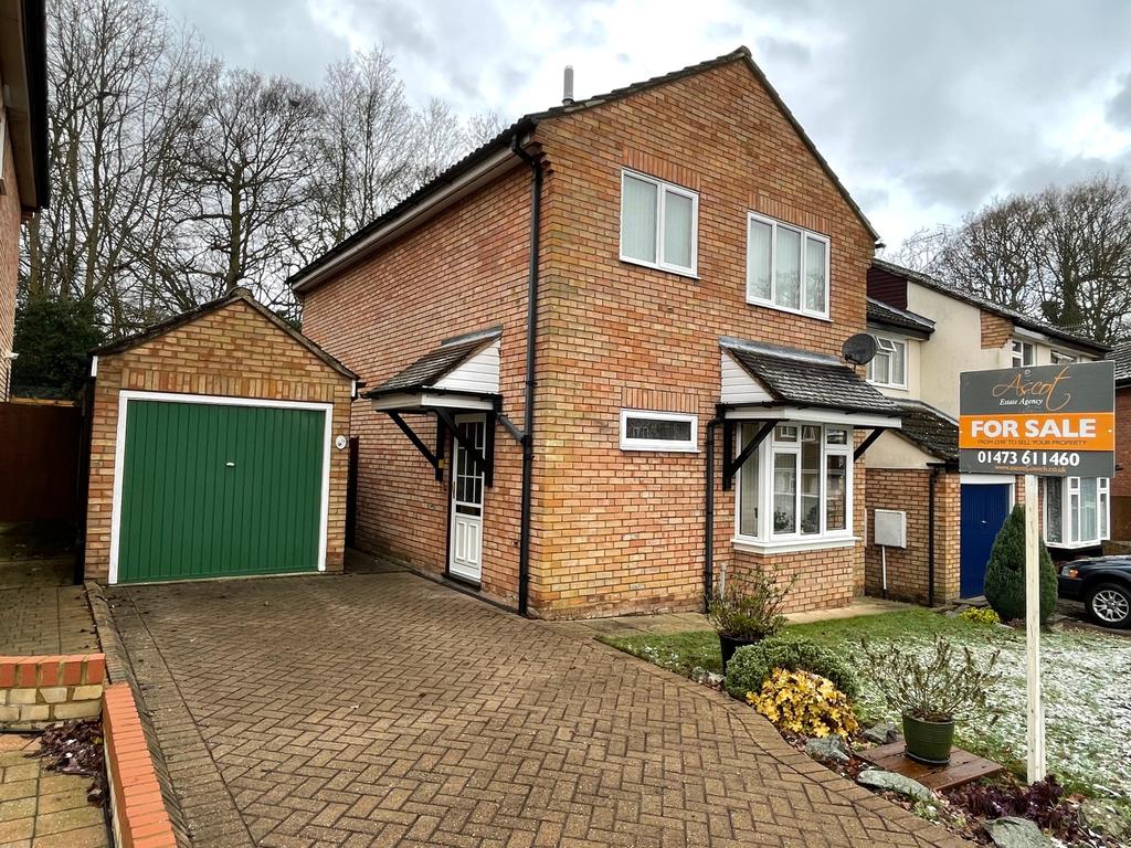 Milden Road, Ipswich IP2 3 bed detached house £260,000