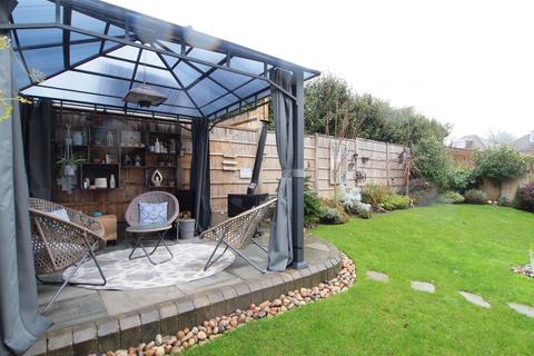 8 Collingridge Way, Epsom, KT17 1AW