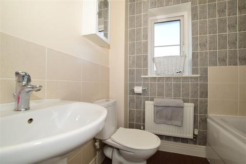 8 Baryntyne Crescent, Hoo, Rochester, ME3 9GE