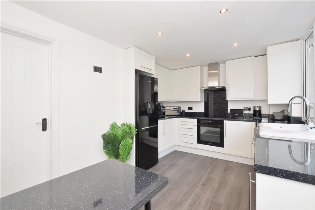 Purbrook Gardens, Waterlooville, Hampshire 2 bed terraced house £230,000