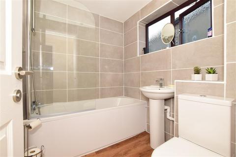 35 Caernarvon Drive, Maidstone, ME15 6FJ