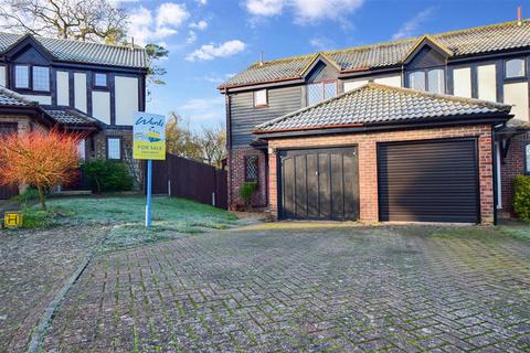 35 Caernarvon Drive, Maidstone, ME15 6FJ