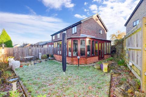 35 Caernarvon Drive, Maidstone, ME15 6FJ