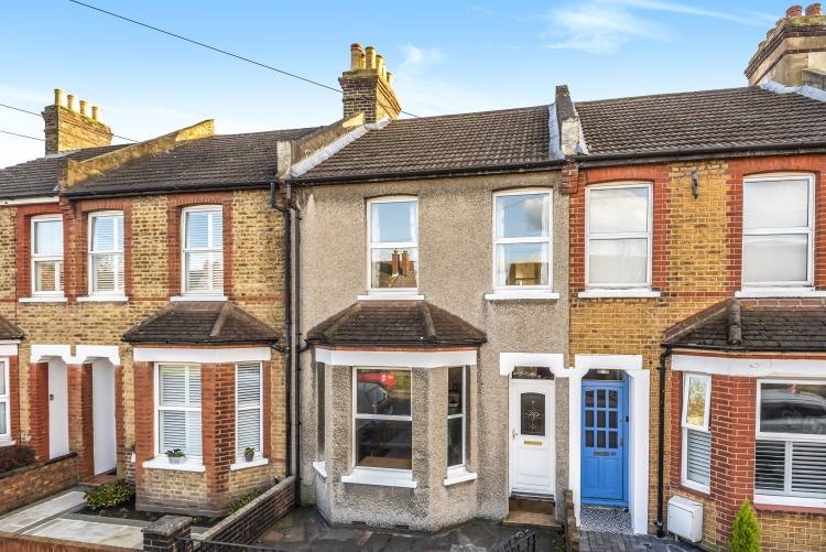 Lower Gravel Road Bromley Br2 3 Bed House - £1,450 Pcm (£335 Pw)