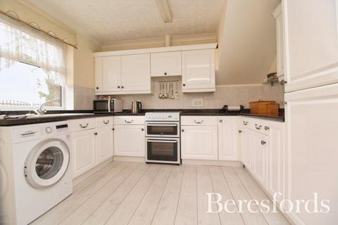 8 Pear Trees, Ingrave, Brentwood, CM13 3RP