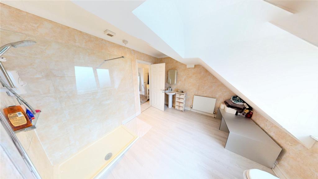 Bedroom 1 - Ensuite