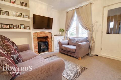 21 Conrad Road, Lowestoft, NR33 8QB