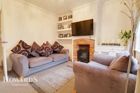 21 Conrad Road, Lowestoft, NR33 8QB