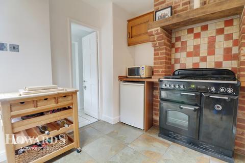 21 Conrad Road, Lowestoft, NR33 8QB
