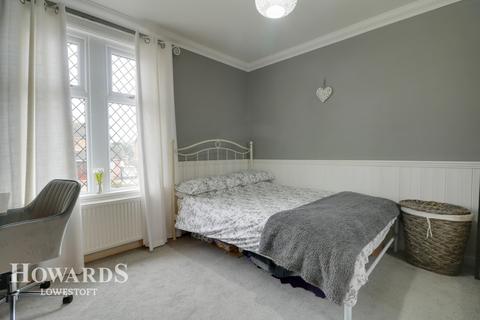 21 Conrad Road, Lowestoft, NR33 8QB