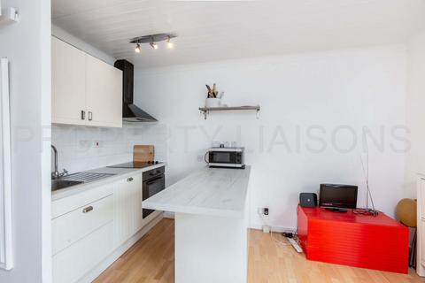 1 bedroom apartment to rent, Whiteadder Way, Canary Wharf, E14
