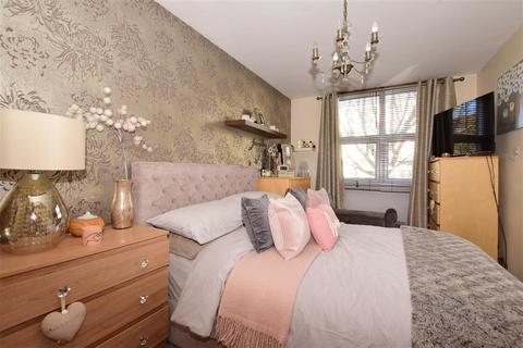 21 Westover Close, Sutton, SM2 6UB