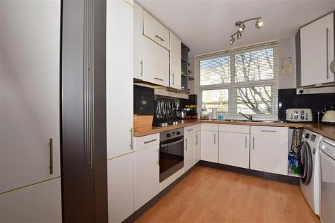 21 Westover Close, Sutton, SM2 6UB