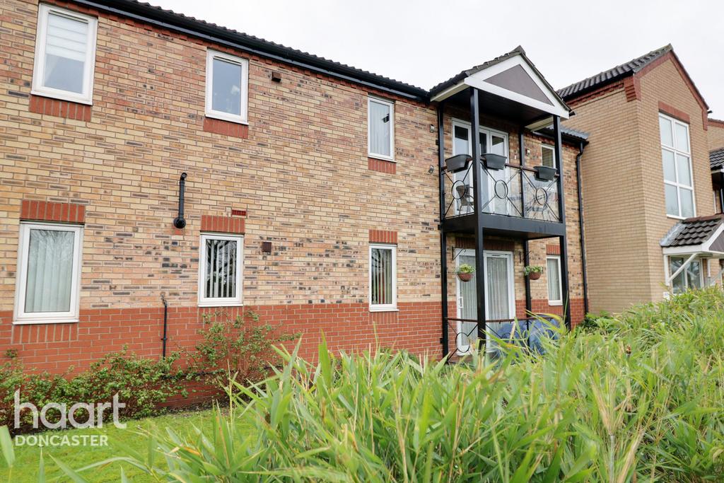 Lakeside Boulevard Lakeside Doncaster 2 Bed Apartment £125 000