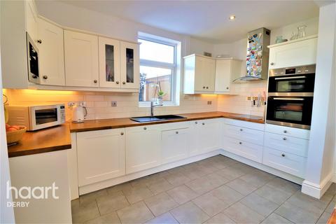 77 Vicarage Road, Mickleover, Derby, DE3 0ED