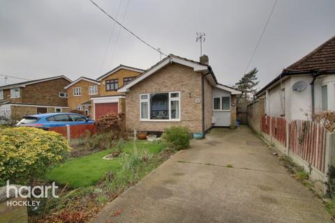 12 Elm Grove, Hullbridge, Hockley, SS5 6ER