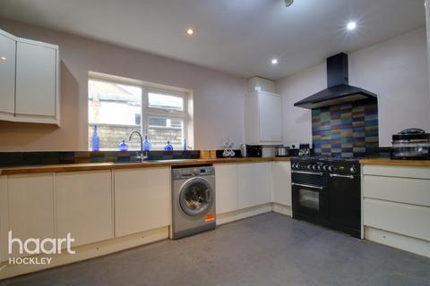 12 Elm Grove, Hullbridge, Hockley, SS5 6ER