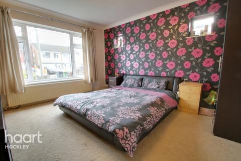 12 Elm Grove, Hullbridge, Hockley, SS5 6ER
