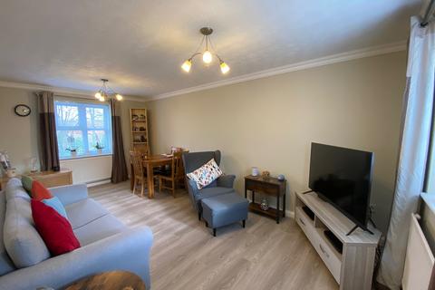 2 bedroom apartment to rent, Wileman Court, Salford, Manchester M5