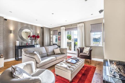 14 Admiralty Way, Teddington, TW11 0NL
