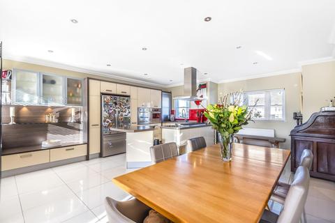 14 Admiralty Way, Teddington, TW11 0NL