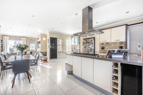 14 Admiralty Way, Teddington, TW11 0NL