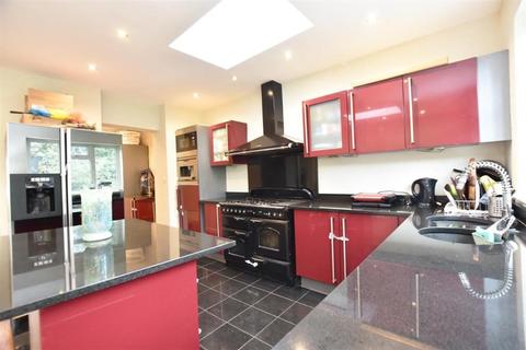 19 Alderwick Drive, Hounslow, TW3 1SF