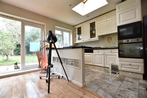 19 Alderwick Drive, Hounslow, TW3 1SF