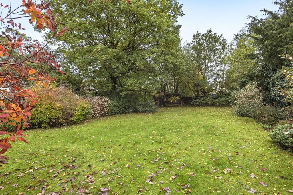Overbury Avenue, Beckenham 5 bed detached house £1,200,000