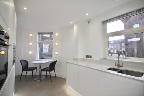 1 bedroom flat to rent, St Andrewgate, City Centre, York, YO1