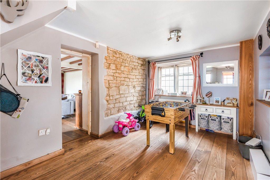Entrance Hall / Snug